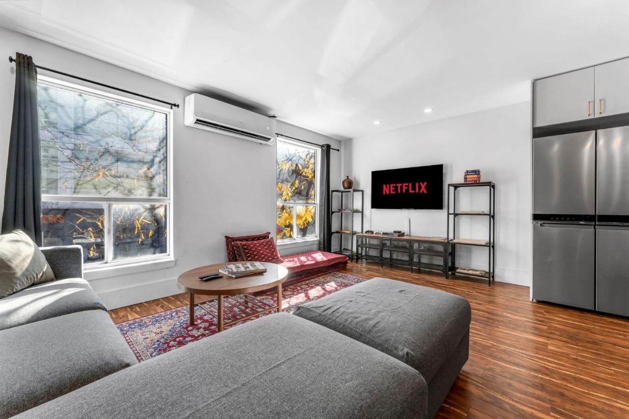 Amazing Fully Renovated Apartment On Queen St. Торонто Экстерьер фото