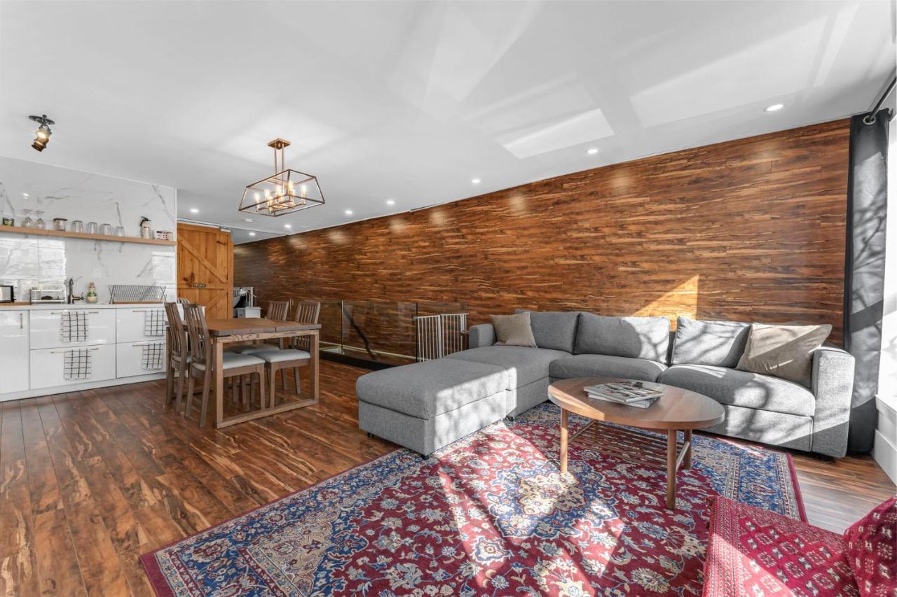 Amazing Fully Renovated Apartment On Queen St. Торонто Экстерьер фото