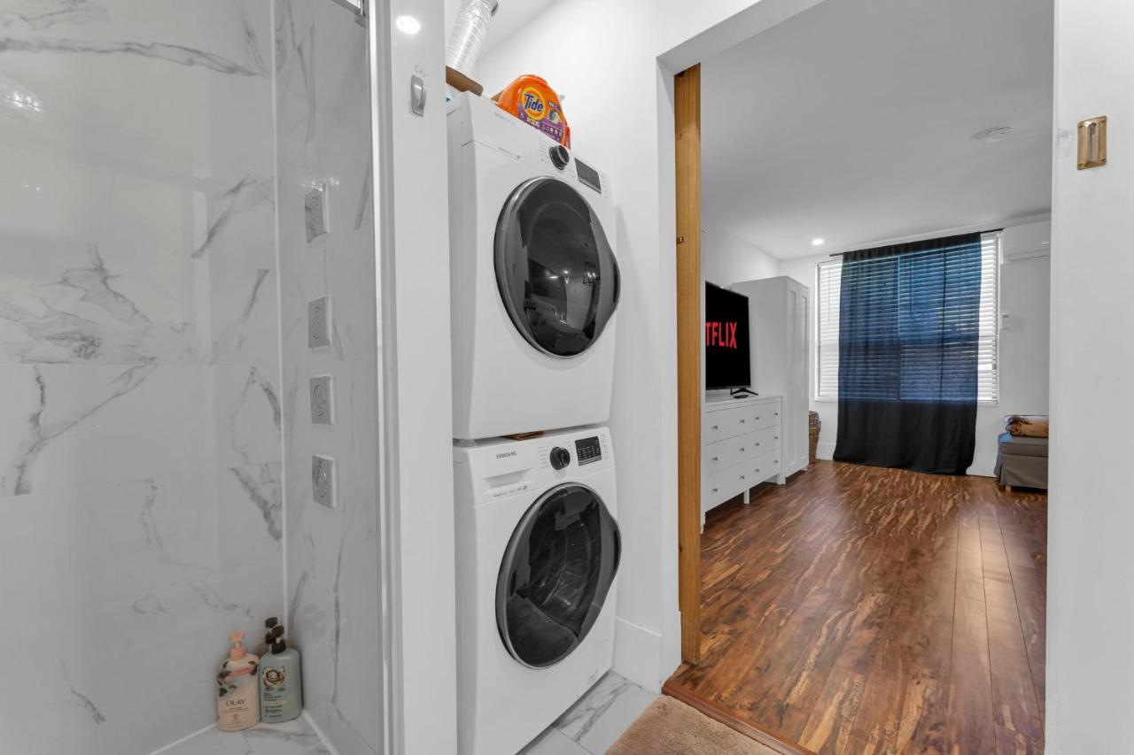 Amazing Fully Renovated Apartment On Queen St. Торонто Экстерьер фото